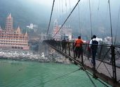 attractions/lakshman-jhula/lakshman-jhula-04.jpg